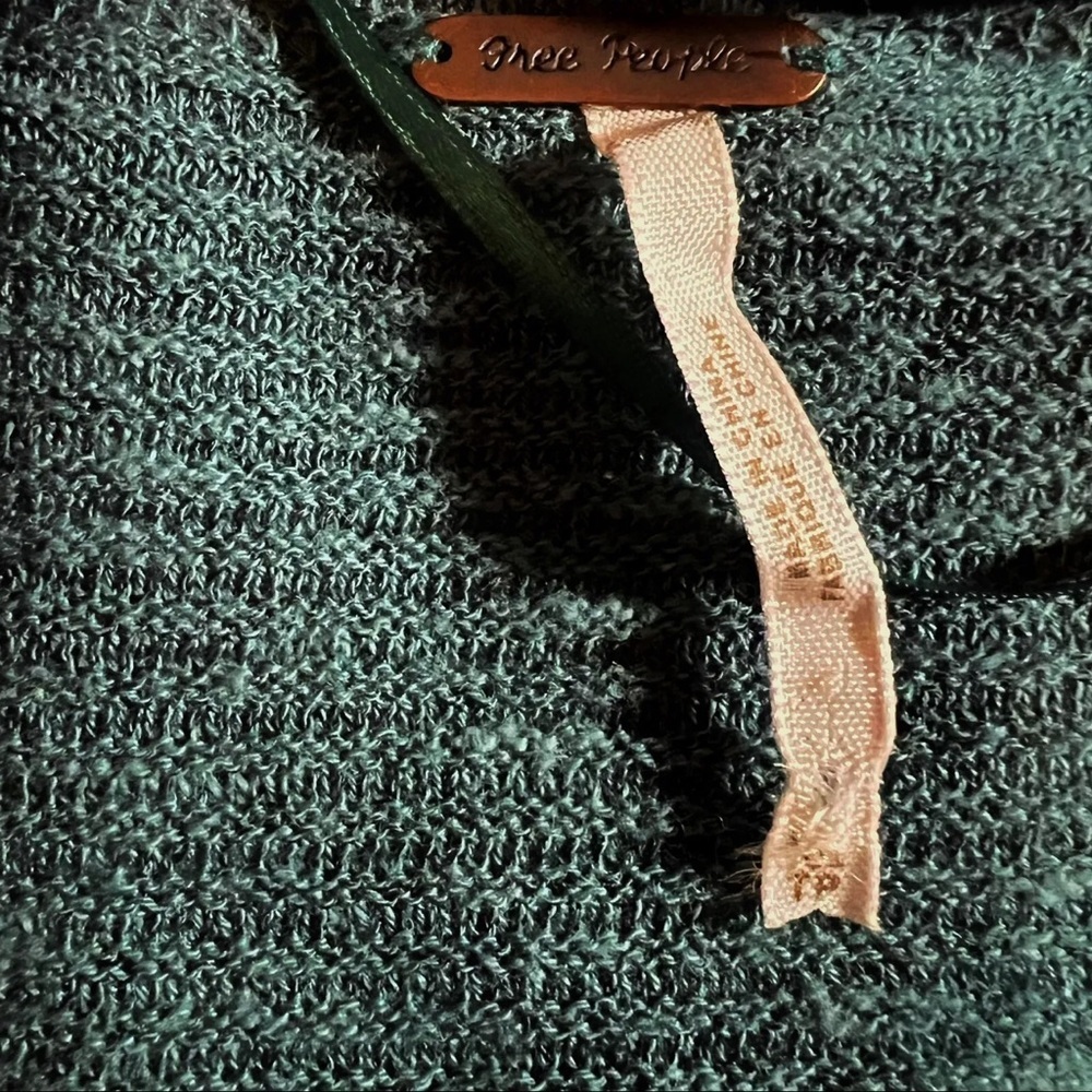FREE PEOPLE Sweater Womens X-Small Green Lace Road High Low Oversized Pullover - Picture 3 of 8